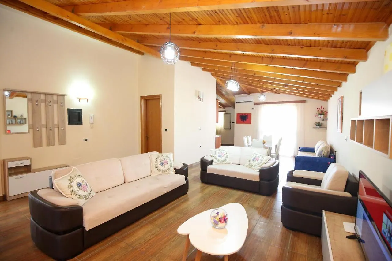 Appartamento Laerti'S Attic Vlorë