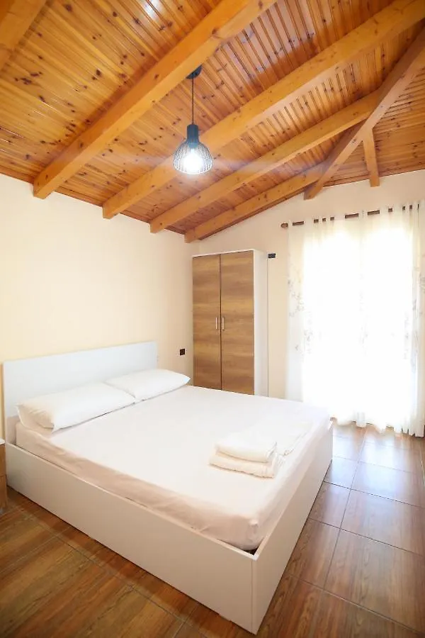 Appartamento Laerti'S Attic Vlorë