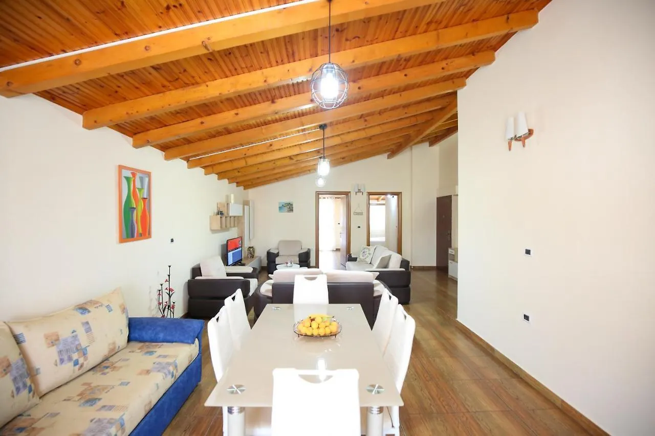 Appartamento Laerti'S Attic Vlorë